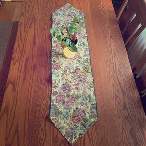 Rose brocade table runner